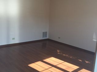 125 S Southport Rd, Mundelein, IL 60060