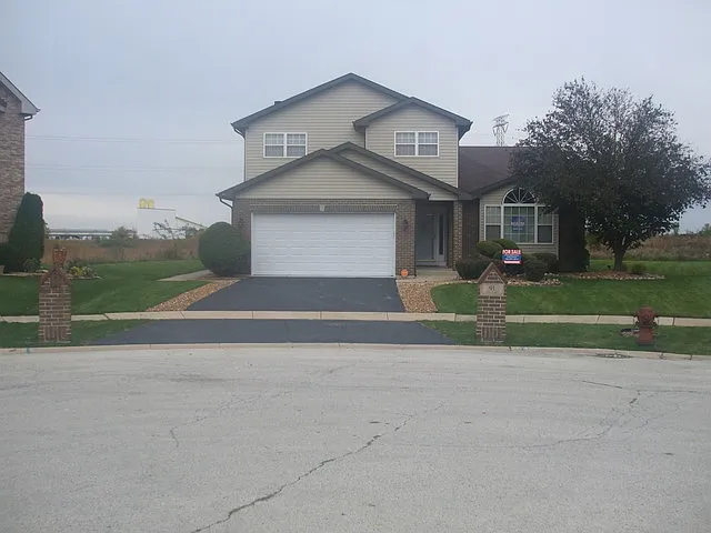 91 Mary Ct photo 1