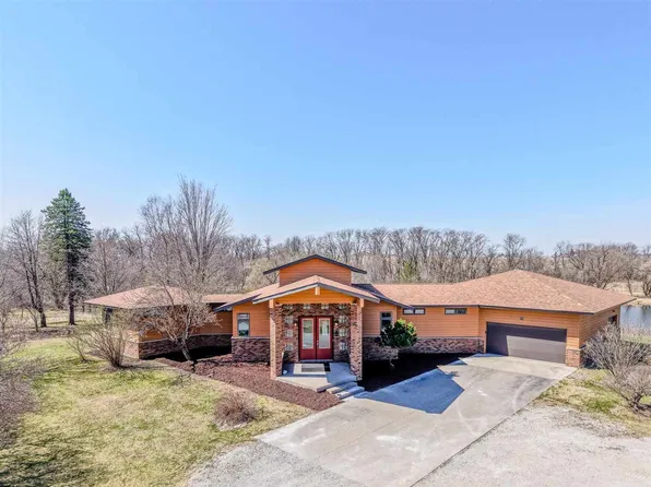 1330 100th St, West Liberty, IA 52776