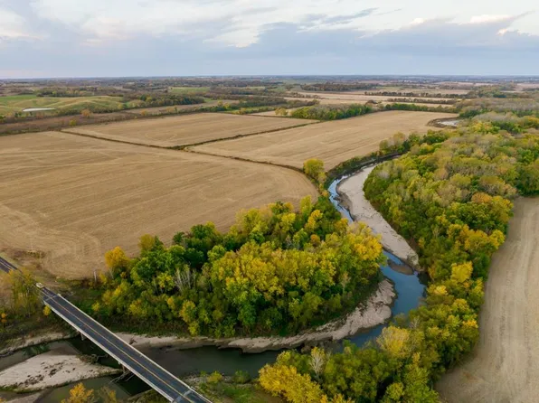 State Hwy E, Darlington, MO 64438