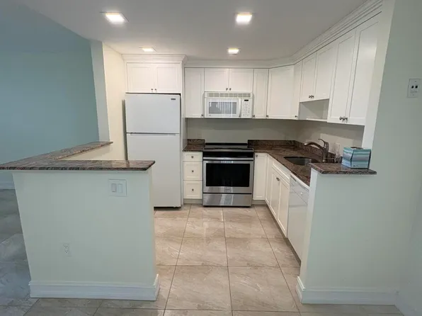 303 Tuscany Ln, Delray Beach, FL 33446
