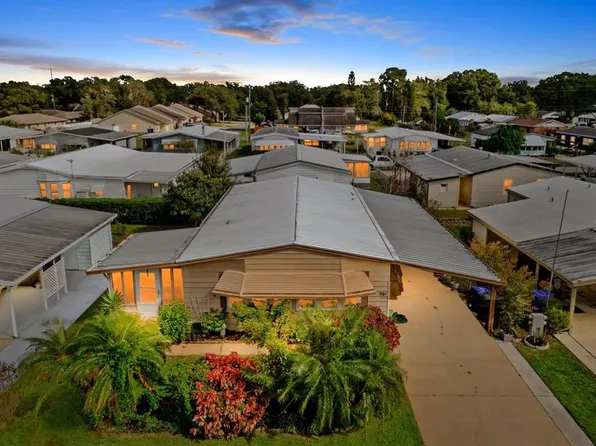 5082 Fox Cliff Dr, Lakeland, FL 33810