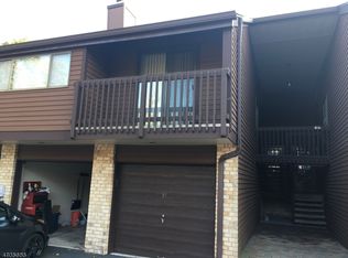 36 Summit Ct, Annandale, NJ