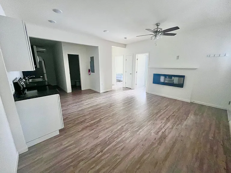 University Park Apartments near Cornell University — Photo 899