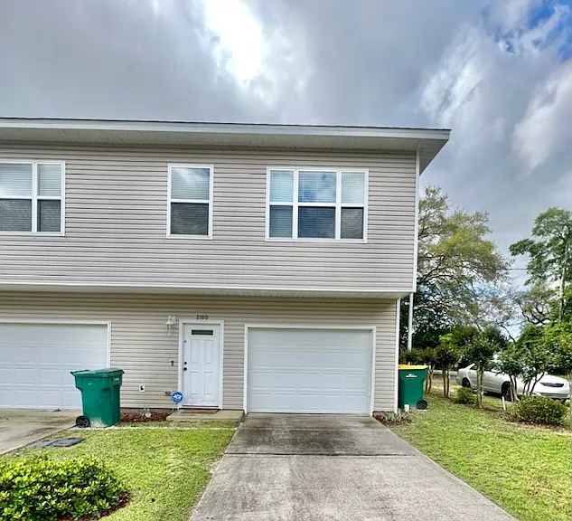 2100 Pomegranate Ct — Photo 1