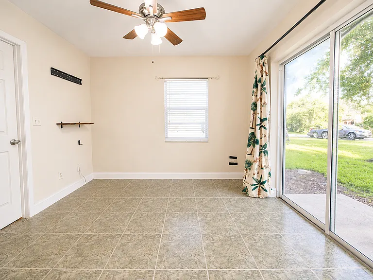 7126 Waterside Dr — Photo 23