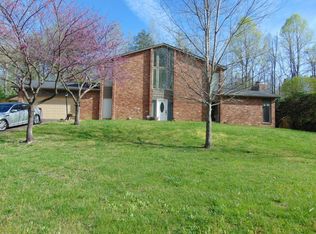 137 Greystone Dr, Oak Ridge, TN 37830