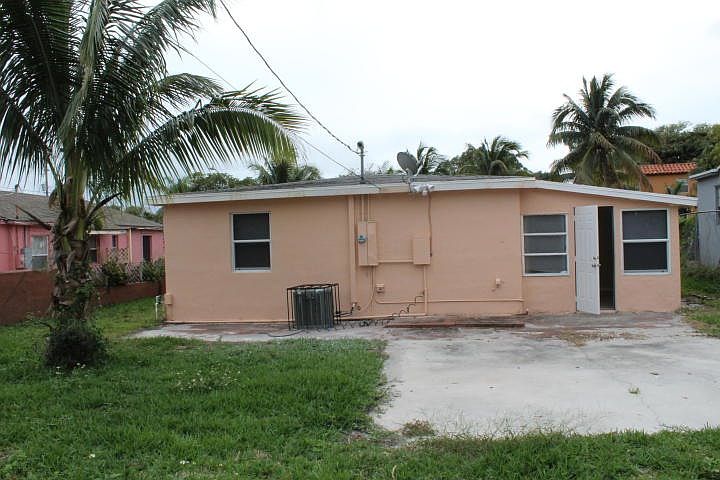2nd image of 809 39th St