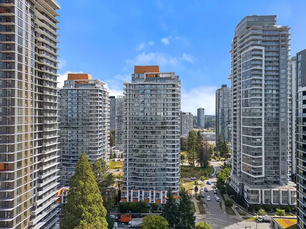 13303 Central Ave #808, Surrey, BC V3T 0K6