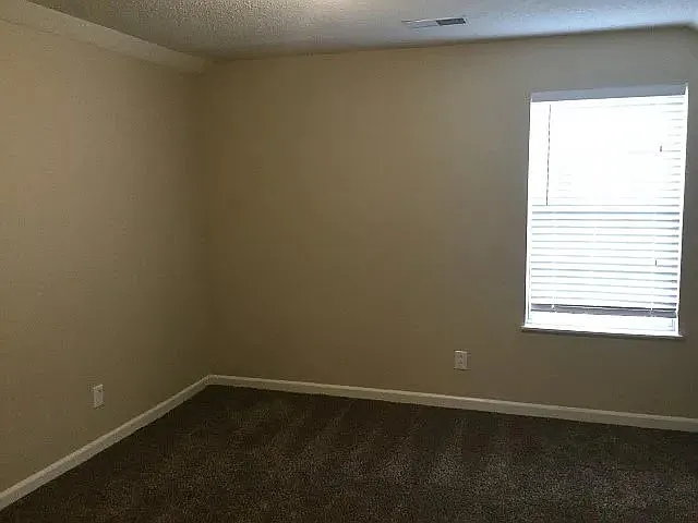 334 Aberdeen Cir — Photo 13