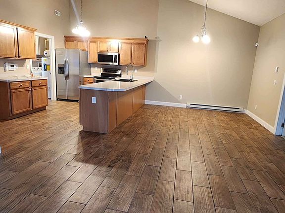 2nd image of 2098 Waterford Pointe Dr