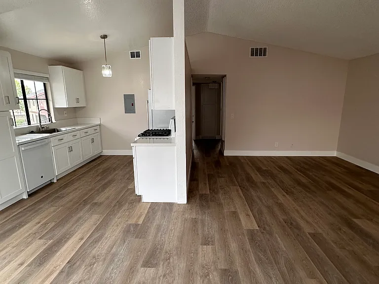 7386 Saddle Rd #B — Photo 21