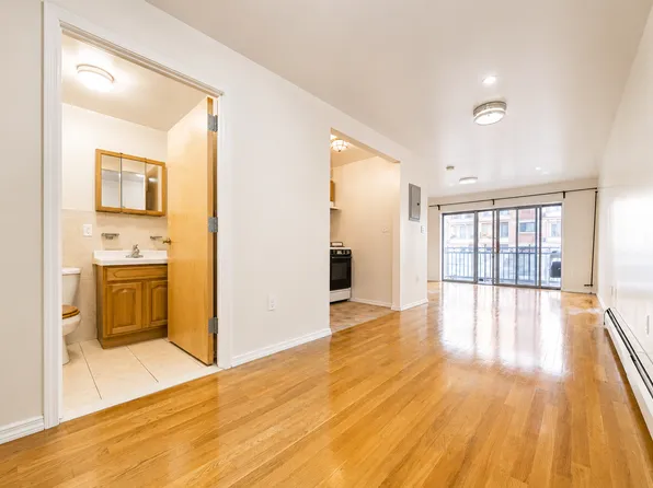 31-32 31st Street image 1 of 6