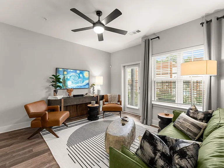 Treesort Luxury Living — Photo 43