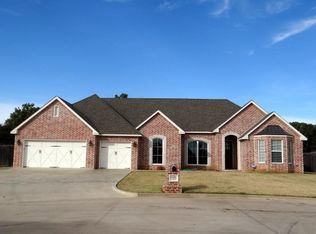2105 Ranch View Ct, Duncan, OK 73533