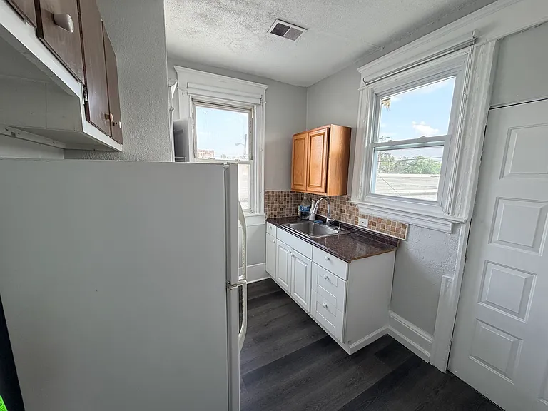 705 Brinley Ave #2 — Photo 7