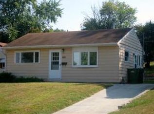 1011 Briarcliff Ln, Clinton, IA 52732