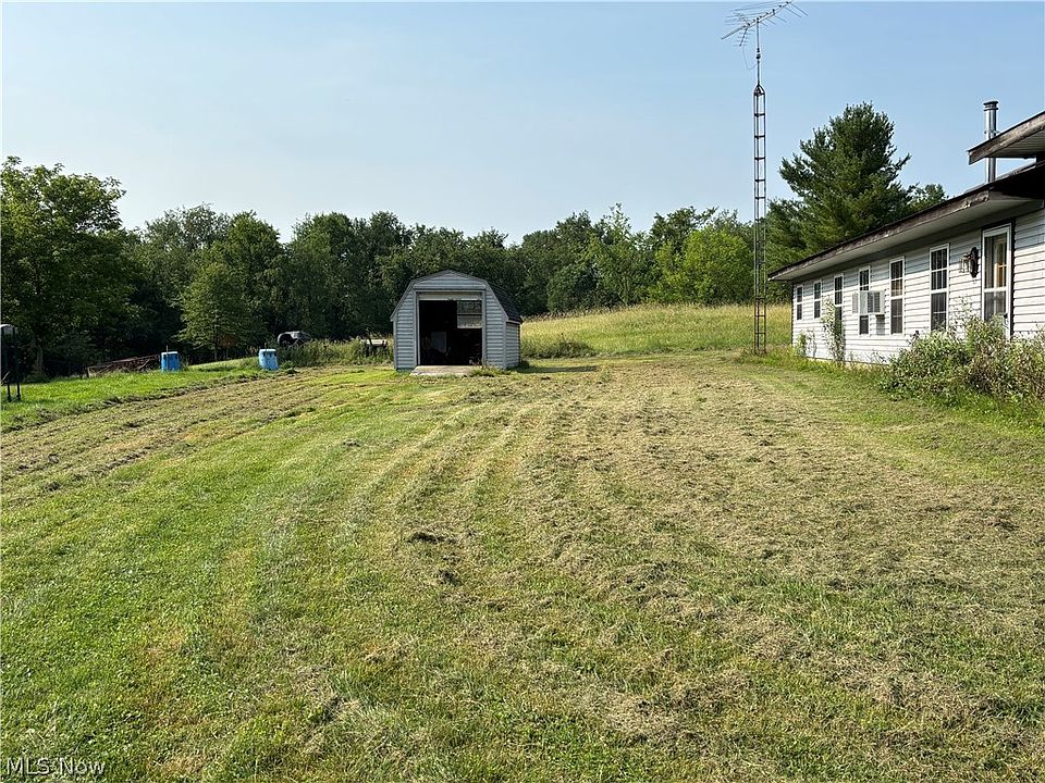 8064 Pinoak Dr SW, Carrollton, OH 44615 | Zillow