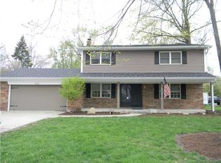 2 Woodstock Dr, Brownsburg, IN 46112