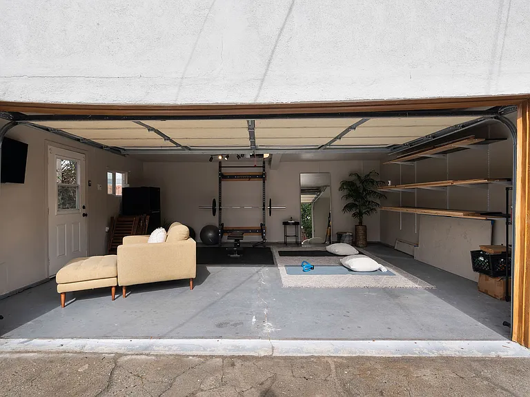 607 W 111th Pl — Photo 37