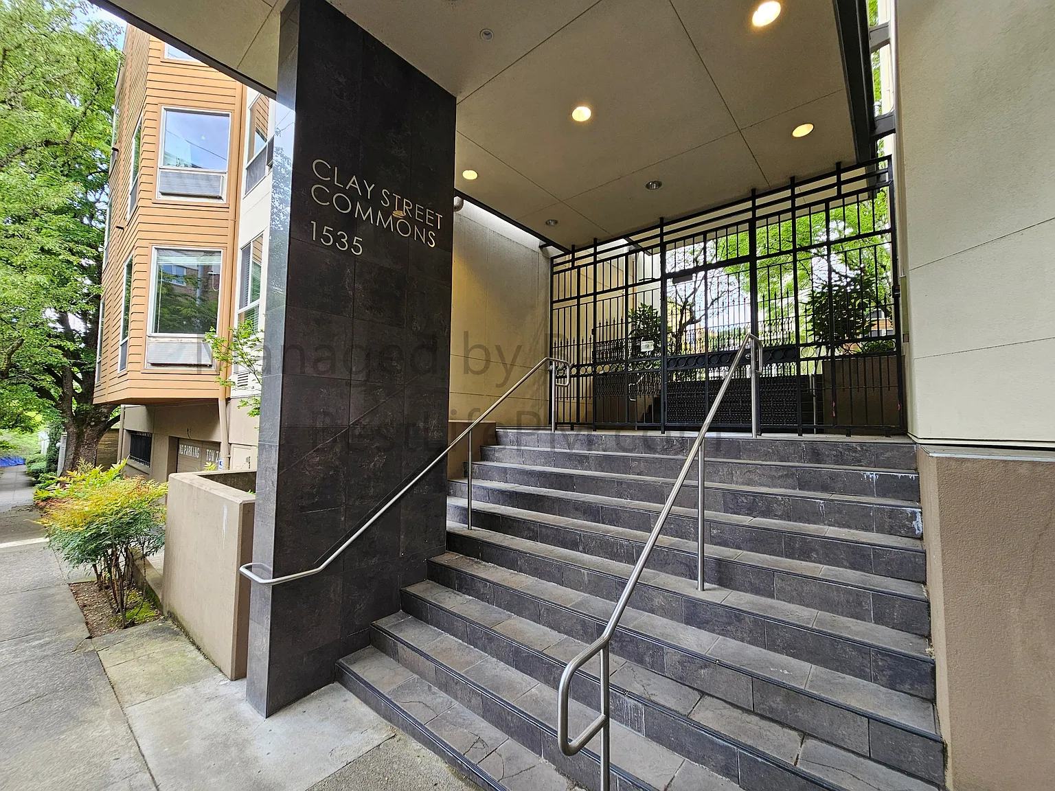 1535 Southwest Clay Street - Clay Street Commons (10008) - 301 — Photo 1