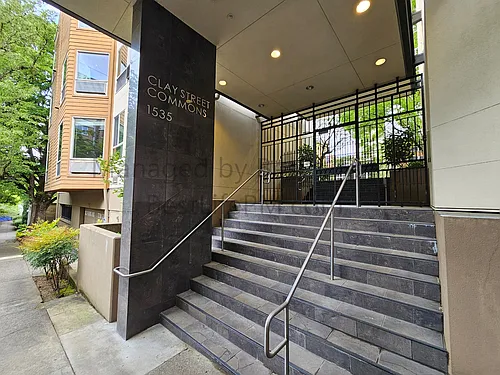 1535 SW Clay St #301 Photo 1