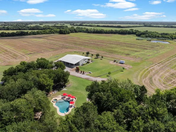 333 County Rd, Wolfe City, TX 75496