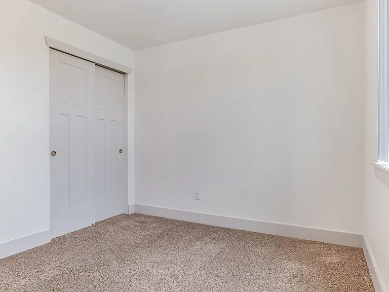 110 Parkview Ct — Photo 38