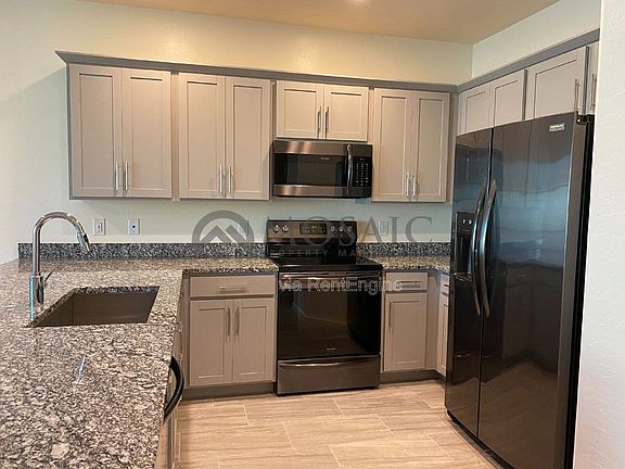 2nd image of 4058 E Erie St #104