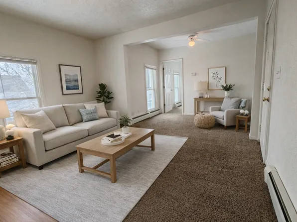 218 Michigan St #4, Petoskey, MI 49770