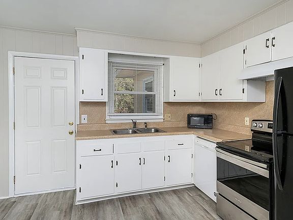 3rd image of 513 Old Central Rd #2