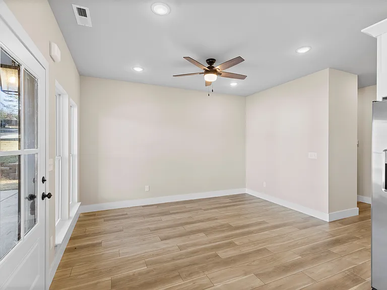 1221 Parkstone Dr NW — Photo 28