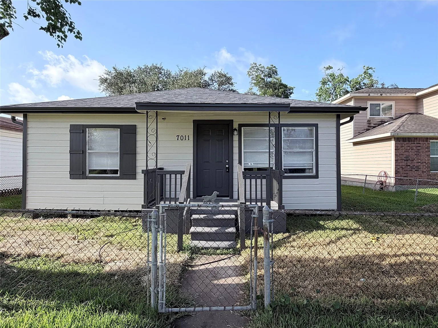 3 bed, 2.0 bath, 1176 sqft, $1,500 — Photo 2