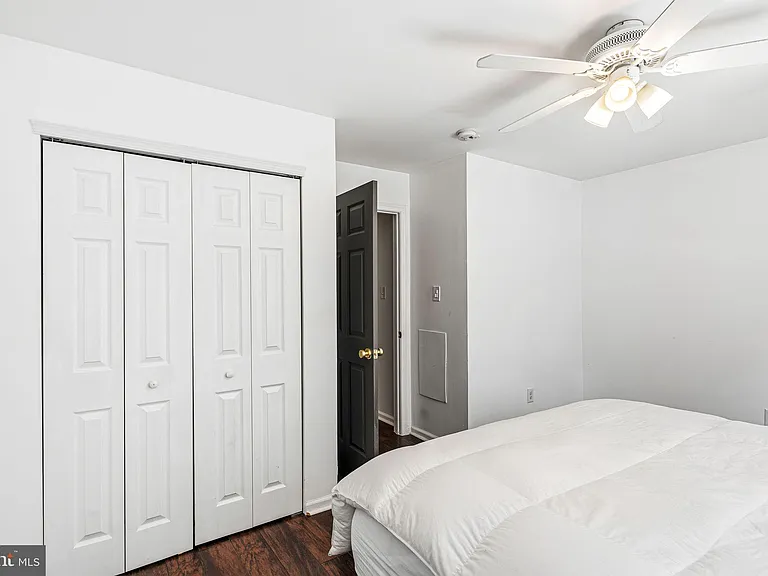 208 W Wildey St — Photo 25