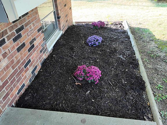 3rd image of 6345 N Randwick Rd