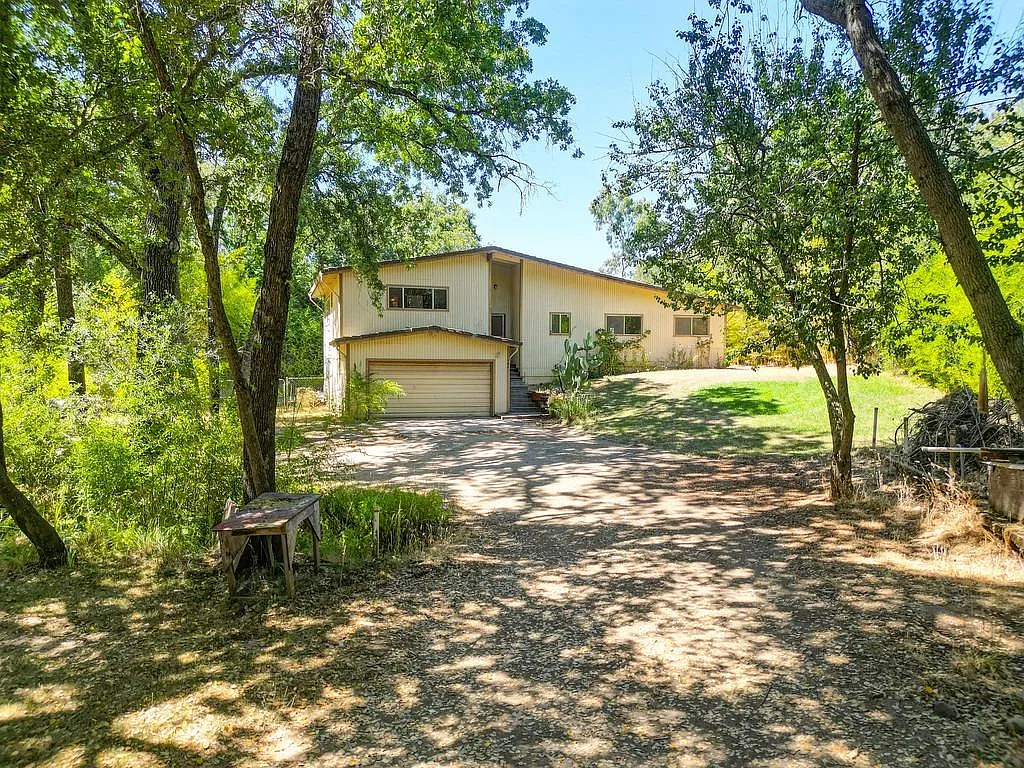 7801 Law Ln photo 1