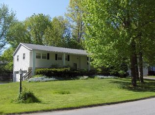 17 Meadow Valley Dr, Clifton Park, NY 12065