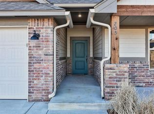 205 Firethorn Way, Noble, OK 73068