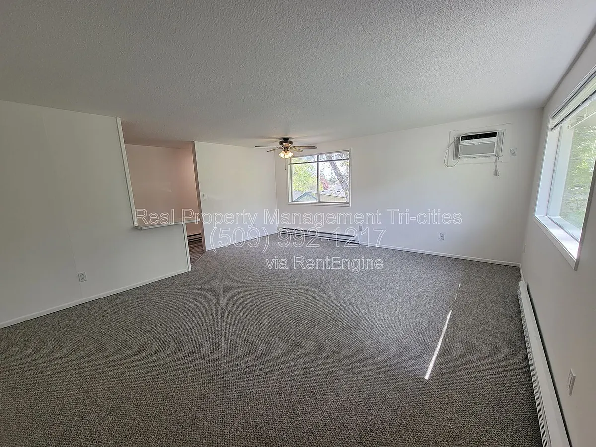 Building Photo - 1618 W 7th Pl #A