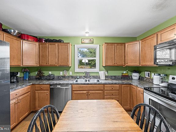 3rd image of 320 Twigg Dr
