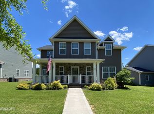 135 Fallberry St, Oak Ridge, TN 37830