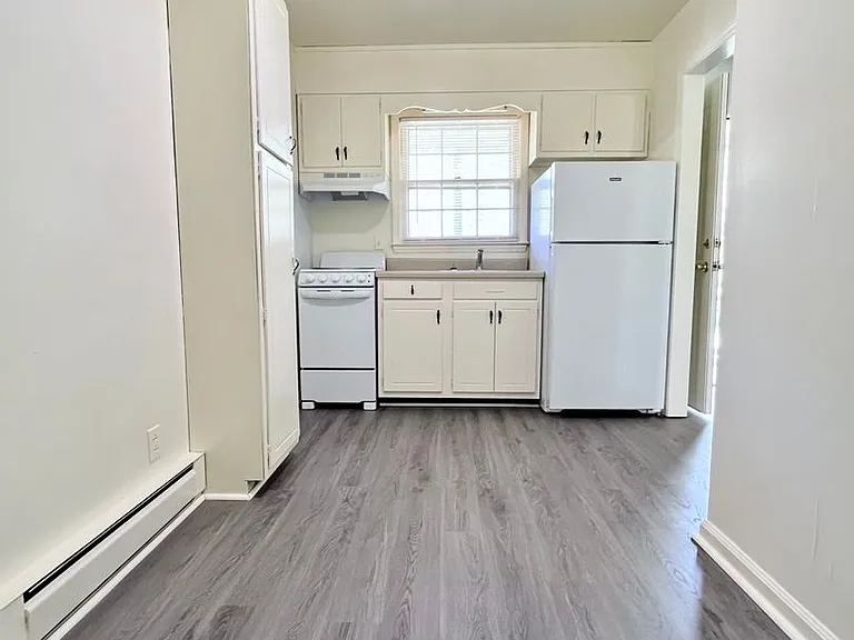 Lakewood Apartments — Photo 23