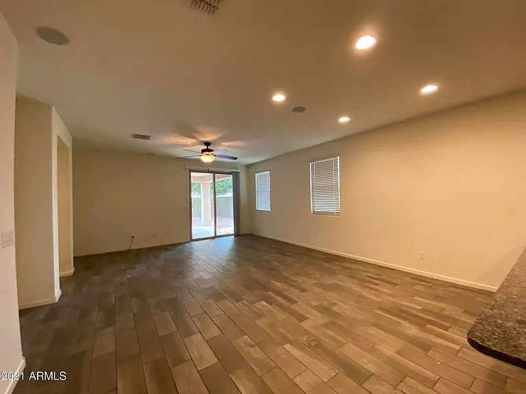 3549 E Apricot Ln — Photo 9