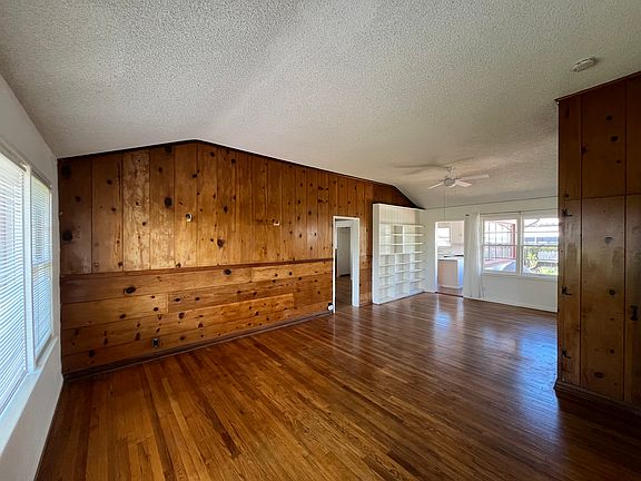 4th image of 410 Nautilus St