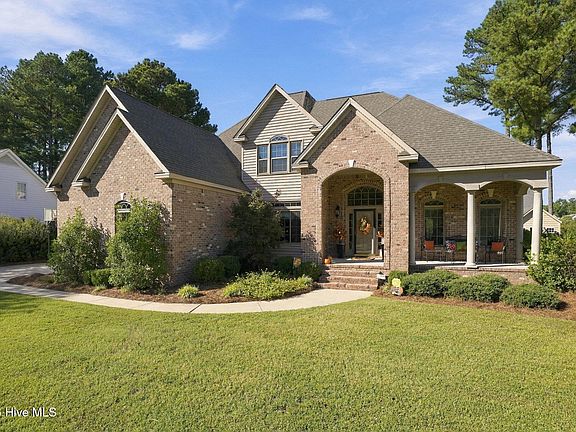 3rd image of 3109 Edinburgh Drive NW