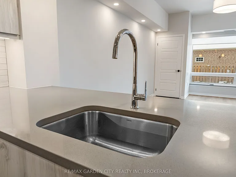 3998 Victoria Ave #110 — Photo 8