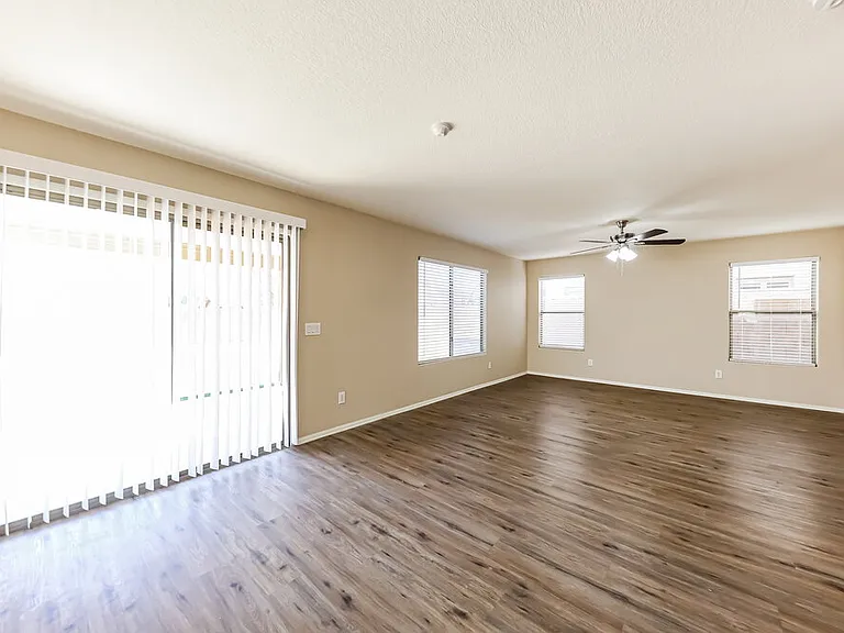 12429 W Montebello Ave — Photo 8