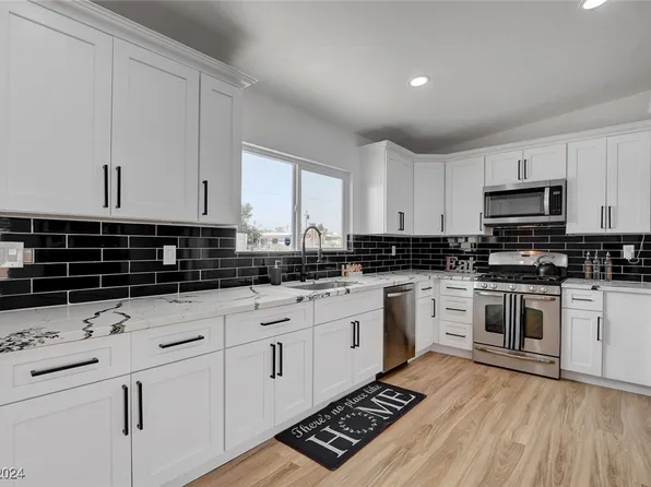 2806 Reynolds Ave, North Las Vegas, NV 89030