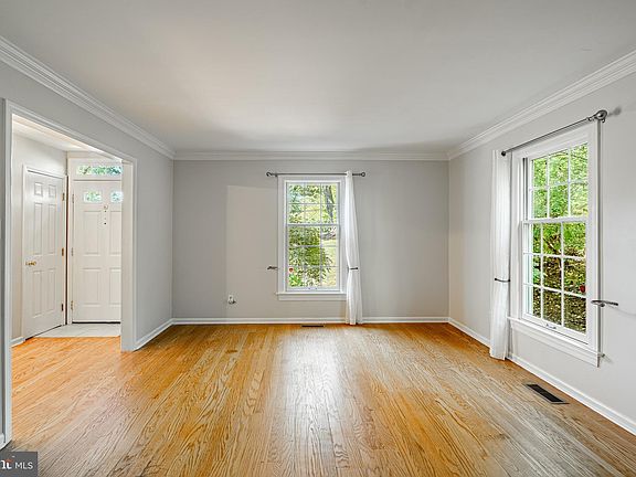 4th image of 201 Cohasset Ln #201