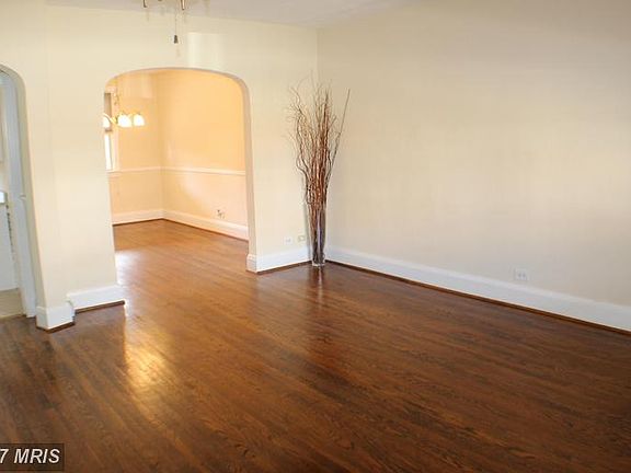 2nd image of 32 Nunnery Ln
